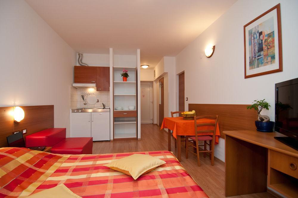 Apartments And Rooms Liburnija Opatija Eksteriør billede